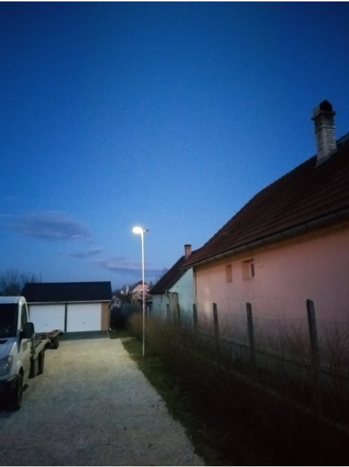 Napelemes kandeláber 2000lm 4,5M